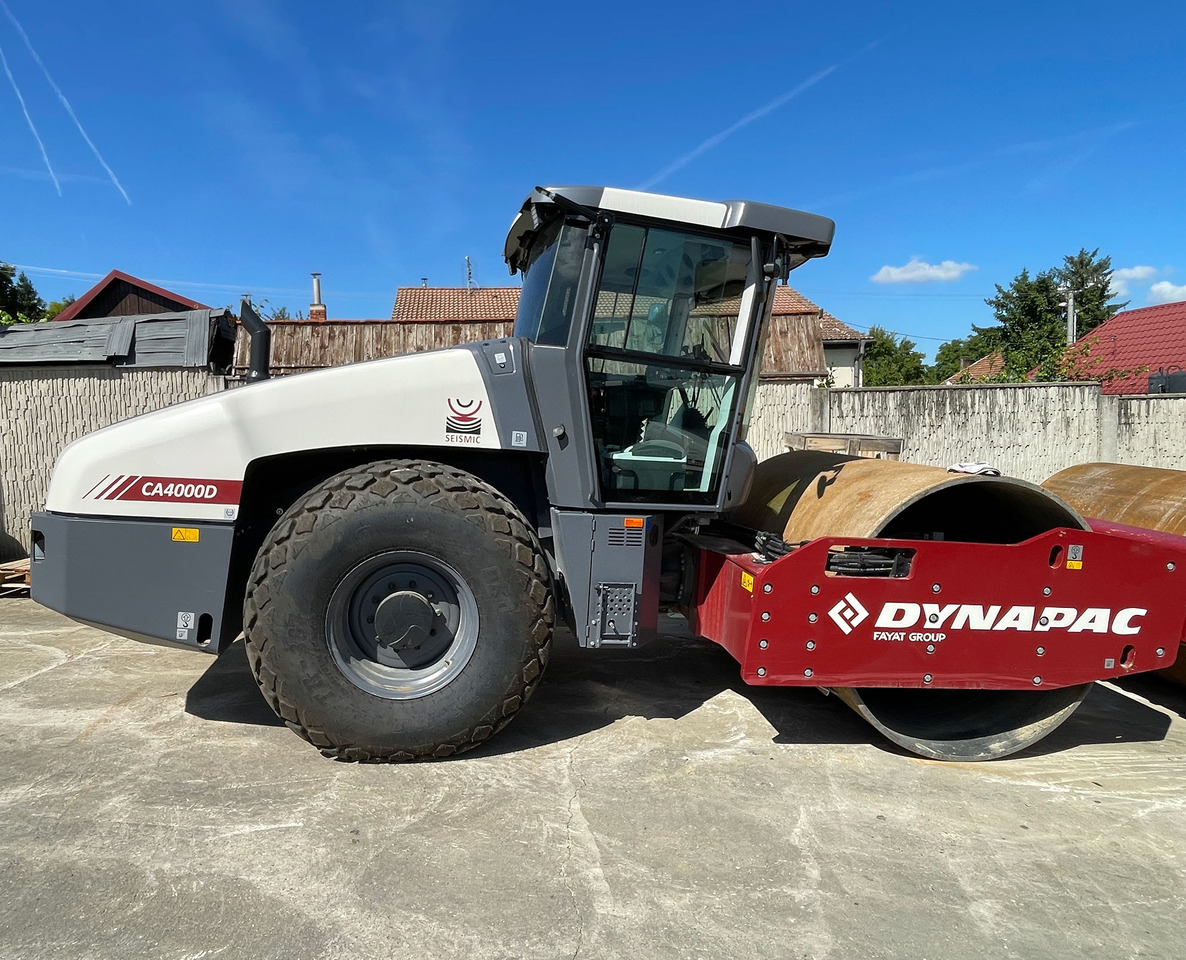 Dynapac CA4000D - Henger: 3 kép. Dynapac CA4000D - Henger: 3 kép.