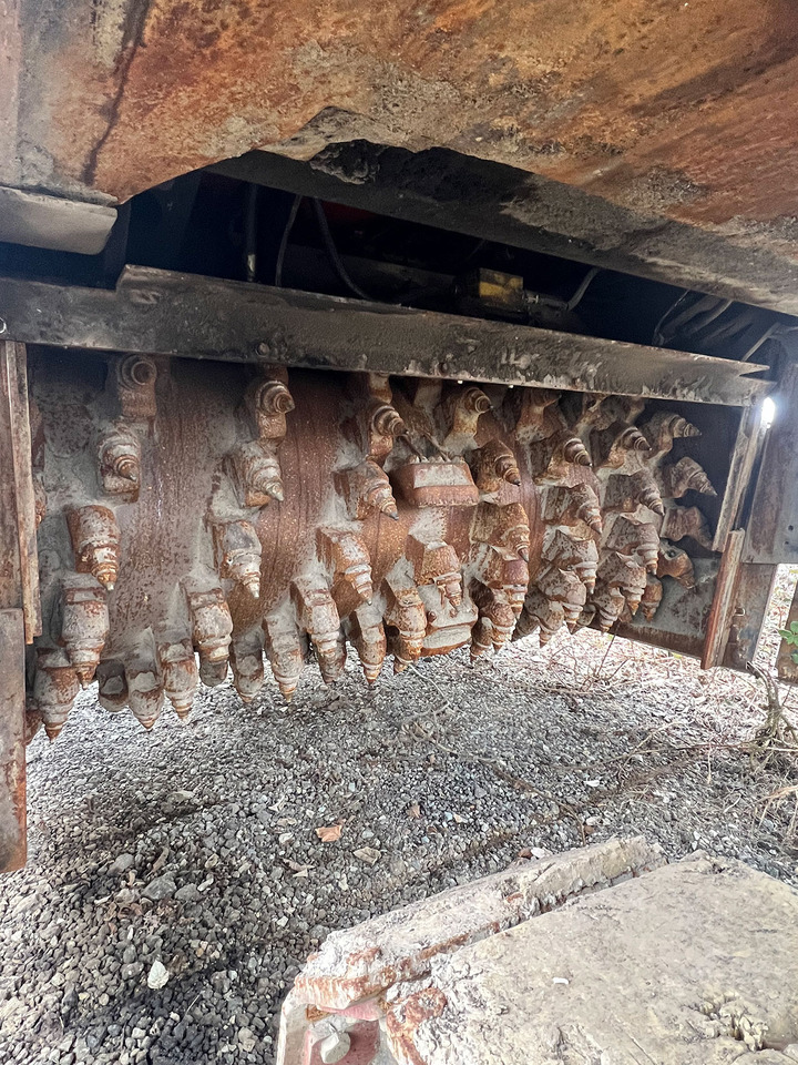 Dynapac PL2000 - Aszfaltmaró: 5 kép. Dynapac PL2000 - Aszfaltmaró: 5 kép.