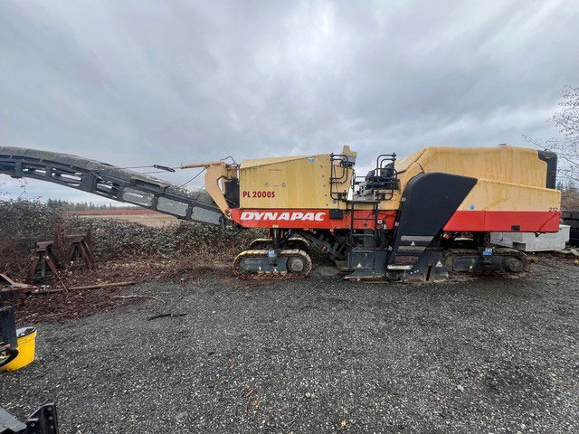 Dynapac PL2000 - Aszfaltmaró: 2 kép. Dynapac PL2000 - Aszfaltmaró: 2 kép.