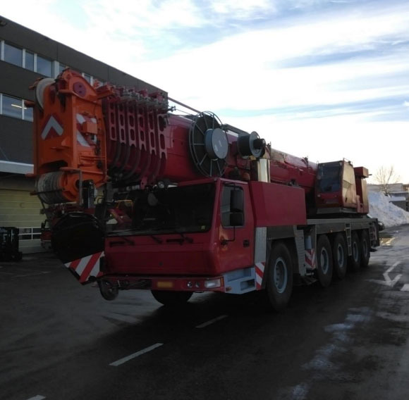 Grove GMK 5220 - Autódaru: 4 kép. Grove GMK 5220 - Autódaru: 4 kép.