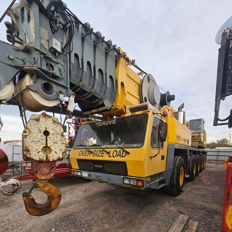 Grove GMK 5240 - Autódaru: 3 kép. Grove GMK 5240 - Autódaru: 3 kép.