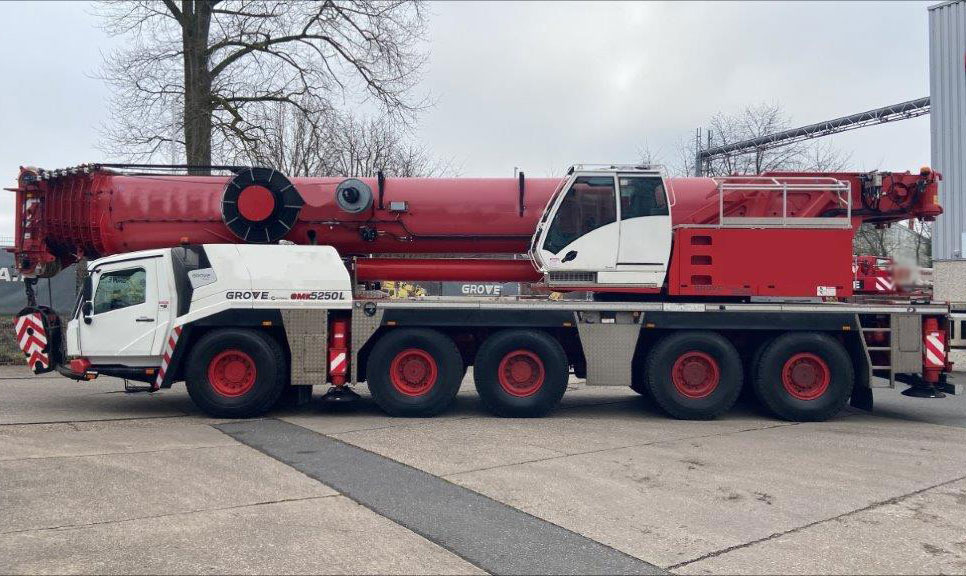 Grove GMK 5250L - Autódaru: 2 kép. Grove GMK 5250L - Autódaru: 2 kép.