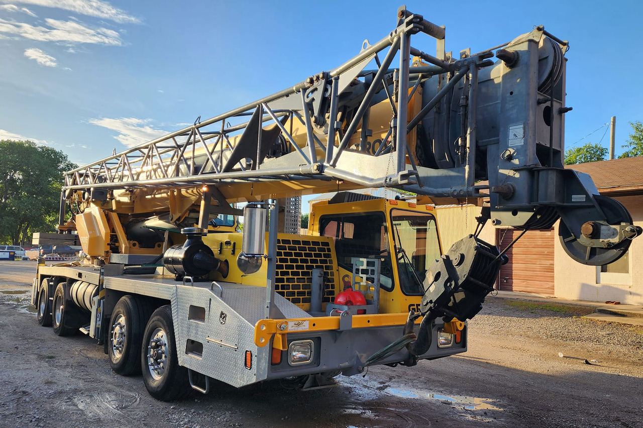 Grove TMS700E - Autódaru: 4 kép. Grove TMS700E - Autódaru: 4 kép.