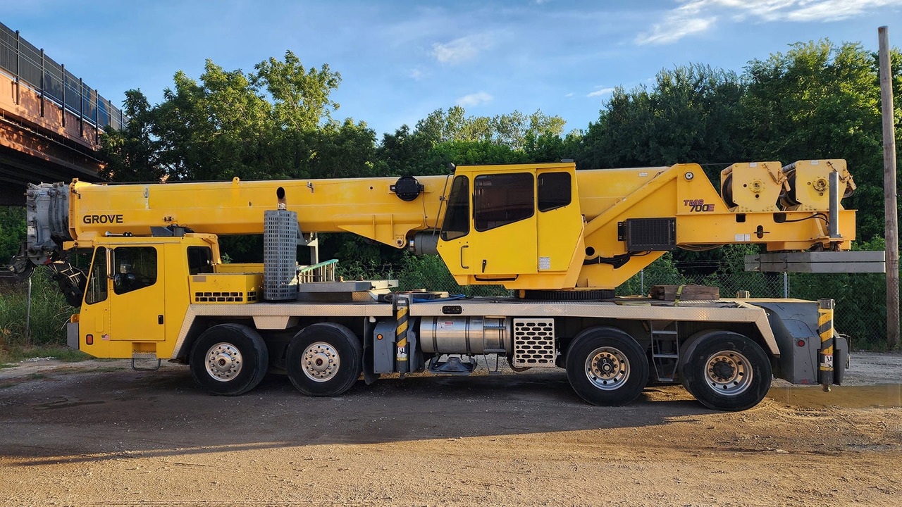 Grove TMS700E - Autódaru: 1 kép. Grove TMS700E - Autódaru: 1 kép.