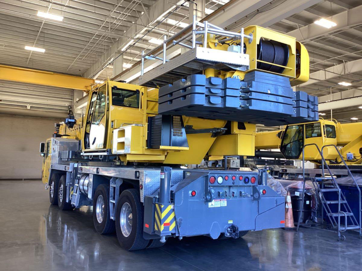 Grove TMS800-2 - Autódaru: 3 kép. Grove TMS800-2 - Autódaru: 3 kép.