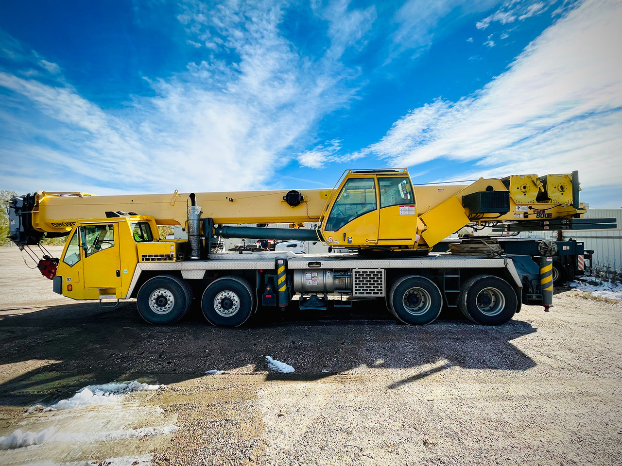 Grove TMS800E - Autódaru: 2 kép. Grove TMS800E - Autódaru: 2 kép.