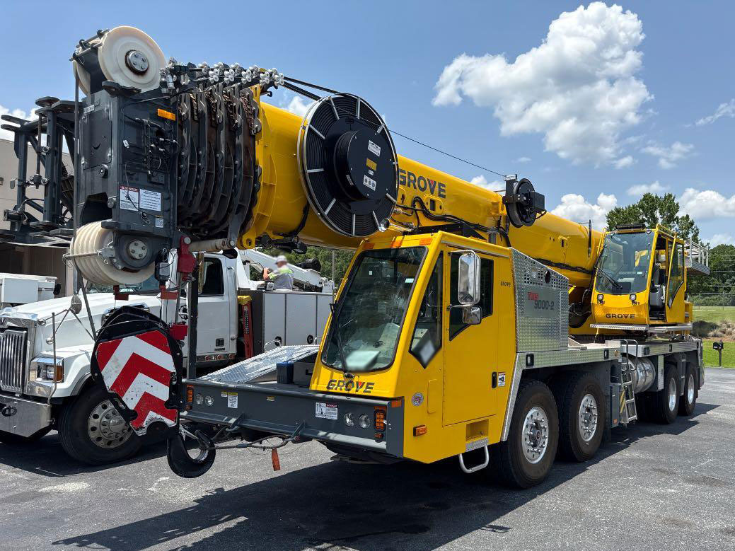 Grove TMS9000-2 - Autódaru: 2 kép. Grove TMS9000-2 - Autódaru: 2 kép.