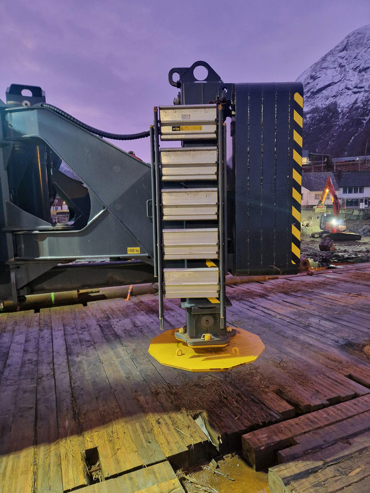 Junttan MPX90 - Cölöpverő: 3 kép. Junttan MPX90 - Cölöpverő: 3 kép.