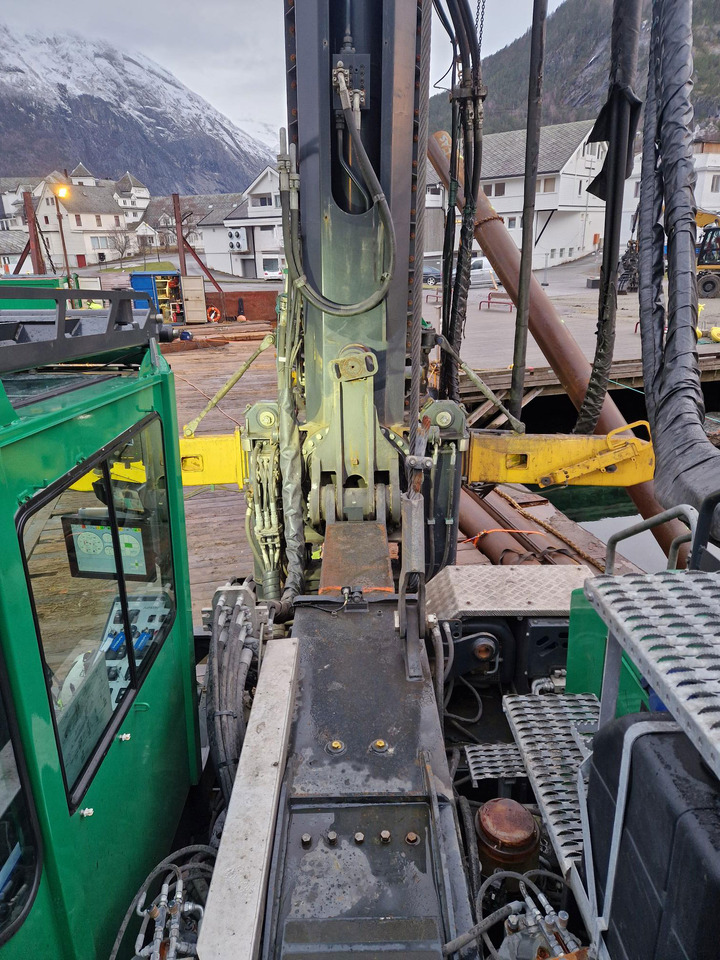 Junttan MPX90 - Cölöpverő: 4 kép. Junttan MPX90 - Cölöpverő: 4 kép.