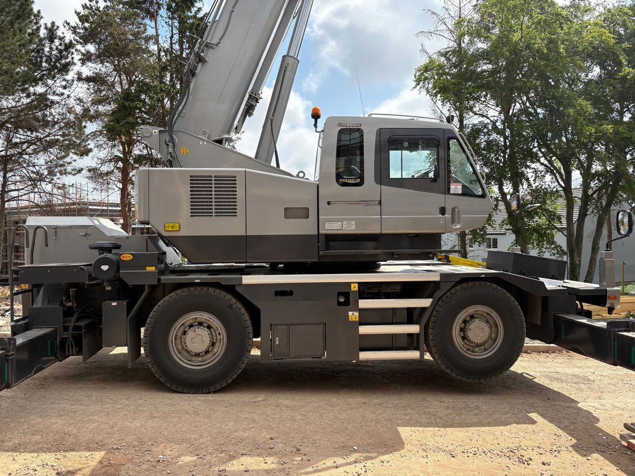 Kato CR-350Ri - Autódaru: 2 kép. Kato CR-350Ri - Autódaru: 2 kép.