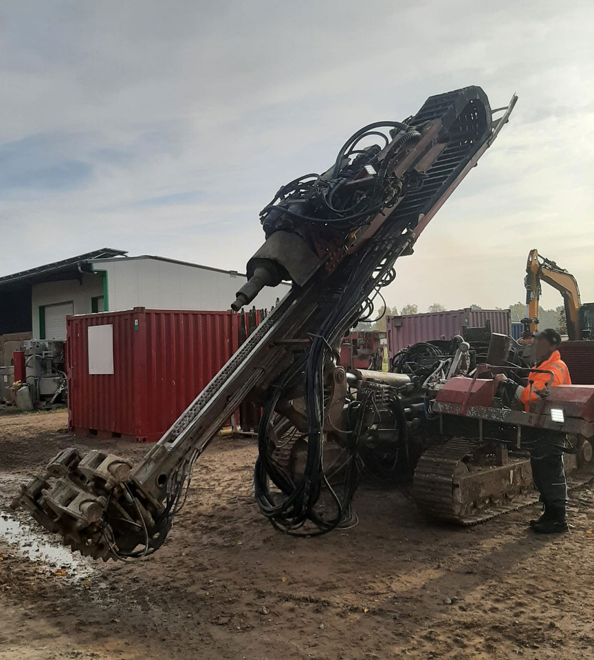 Klemm KR 806-3D - Cölöpverő: 5 kép. Klemm KR 806-3D - Cölöpverő: 5 kép.
