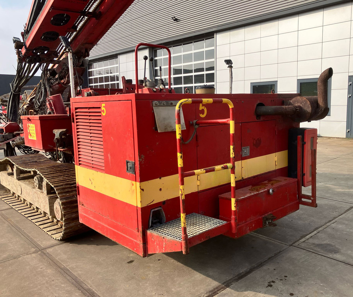 Klemm KR 806-3D - Cölöpverő: 3 kép. Klemm KR 806-3D - Cölöpverő: 3 kép.