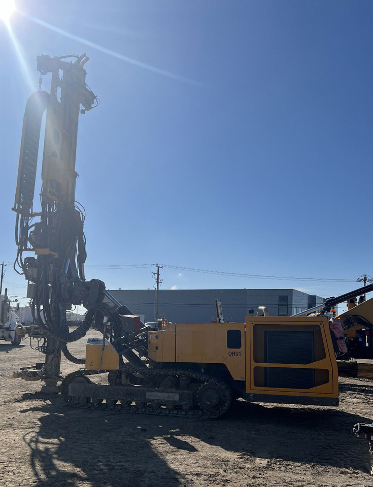 Klemm KR 806-3G - Cölöpverő: 3 kép. Klemm KR 806-3G - Cölöpverő: 3 kép.