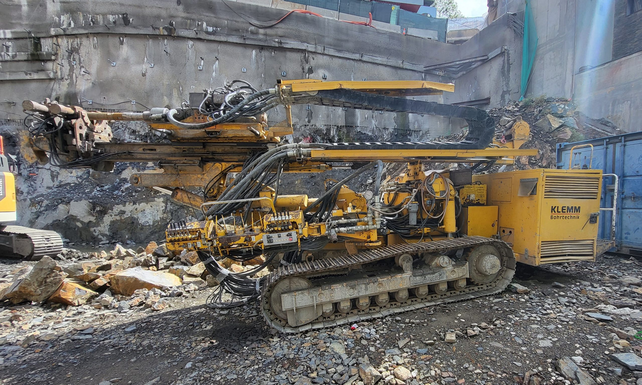 Klemm KR805-1 - Cölöpverő: 2 kép. Klemm KR805-1 - Cölöpverő: 2 kép.