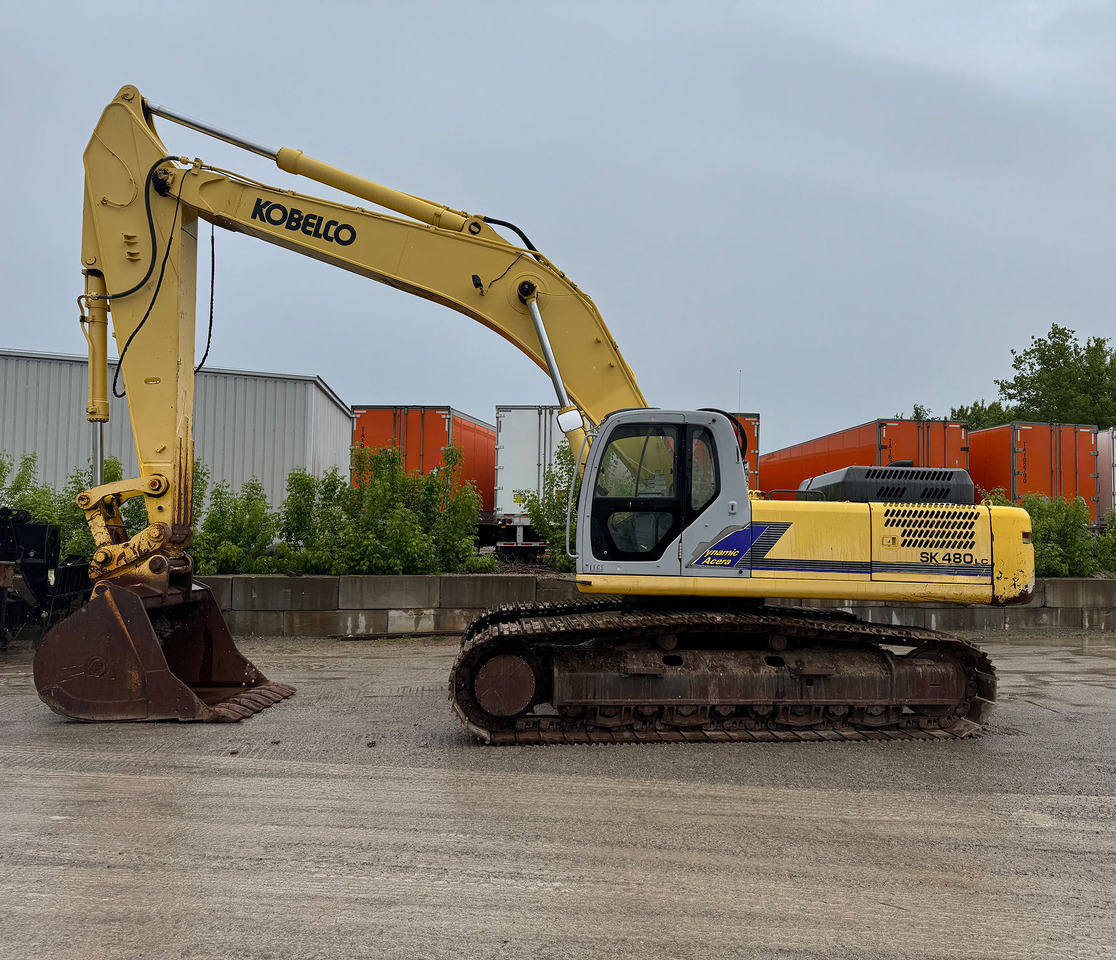 Kobelco SK480LC - Lánctalpas kotró: 3 kép. Kobelco SK480LC - Lánctalpas kotró: 3 kép.