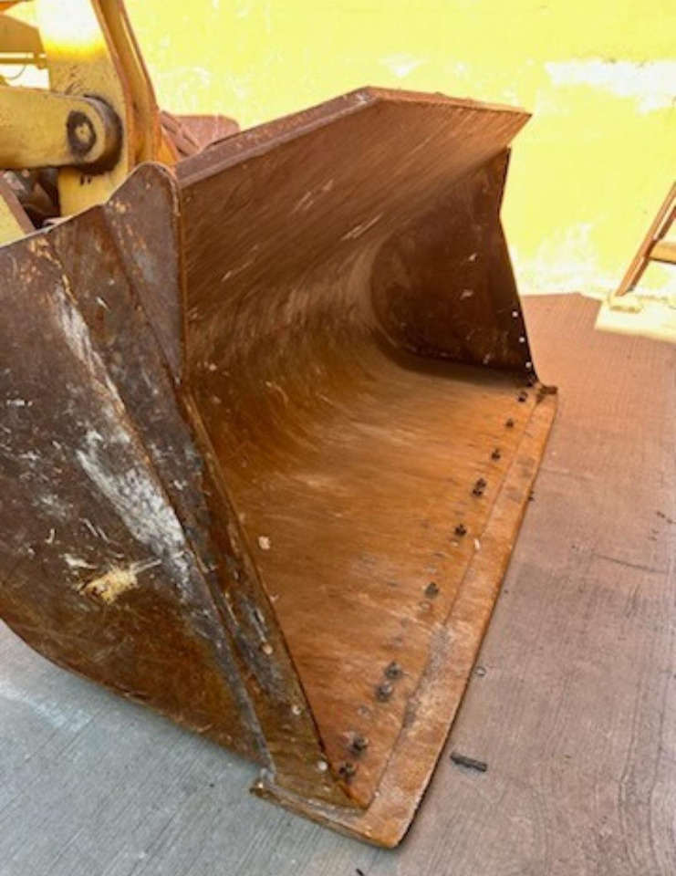 Komatsu WA450-5L - Gumikerekes homlokrakodó: 5 kép. Komatsu WA450-5L - Gumikerekes homlokrakodó: 5 kép.