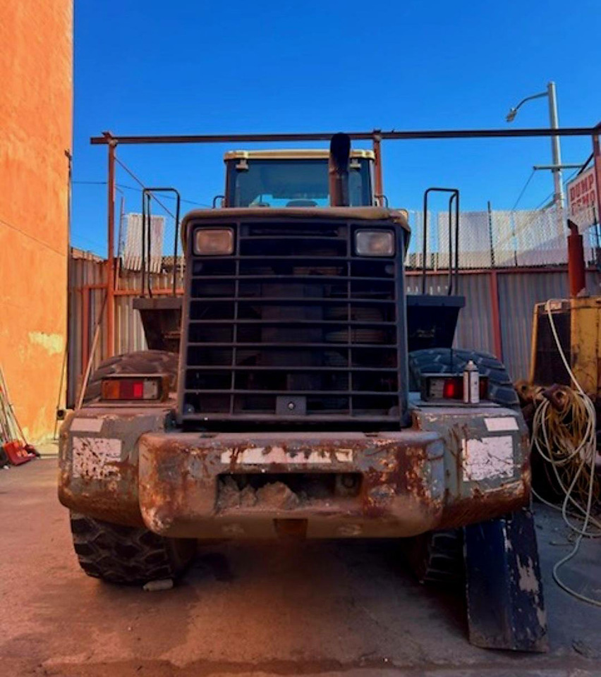 Komatsu WA450-5L - Gumikerekes homlokrakodó: 4 kép. Komatsu WA450-5L - Gumikerekes homlokrakodó: 4 kép.