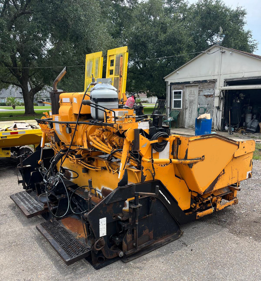 Leeboy 1000D - Útburkológép: 2 kép. Leeboy 1000D - Útburkológép: 2 kép.