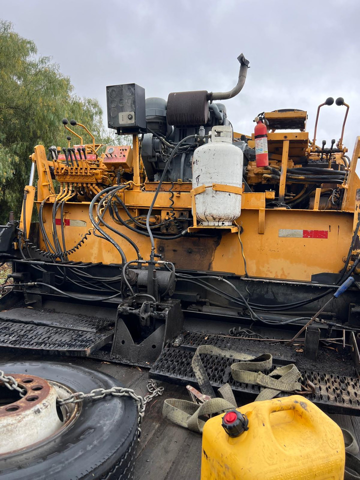 Leeboy 8000T - Útburkológép: 3 kép. Leeboy 8000T - Útburkológép: 3 kép.