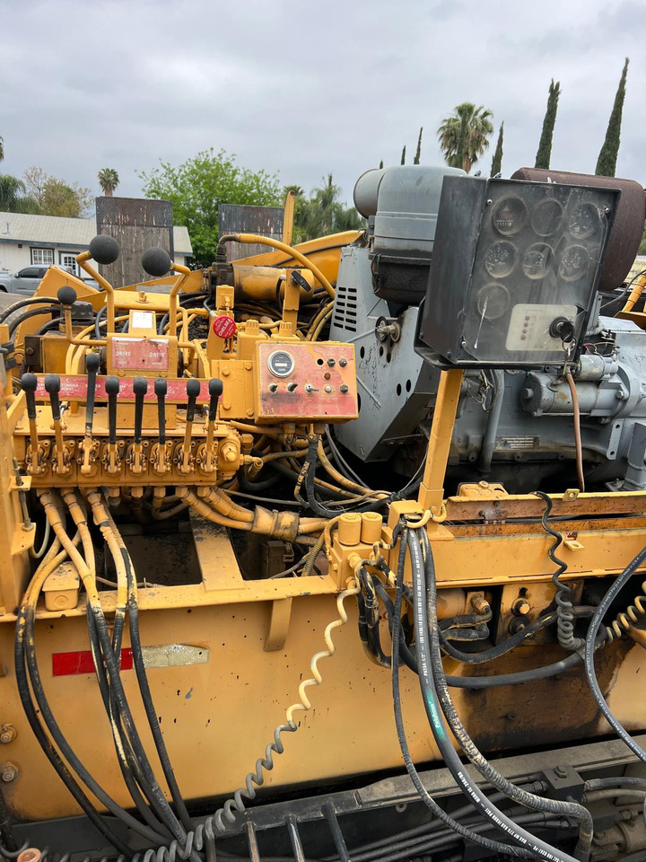 Leeboy 8000T - Útburkológép: 4 kép. Leeboy 8000T - Útburkológép: 4 kép.