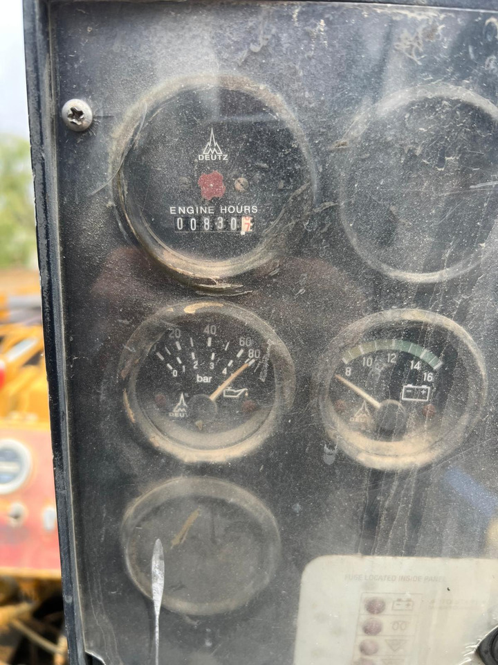 Leeboy 8000T - Útburkológép: 5 kép. Leeboy 8000T - Útburkológép: 5 kép.