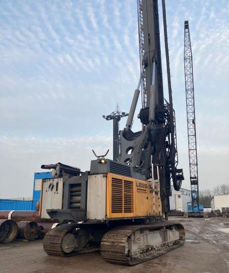 Liebherr LB28 - Cölöpverő: 4 kép. Liebherr LB28 - Cölöpverő: 4 kép.