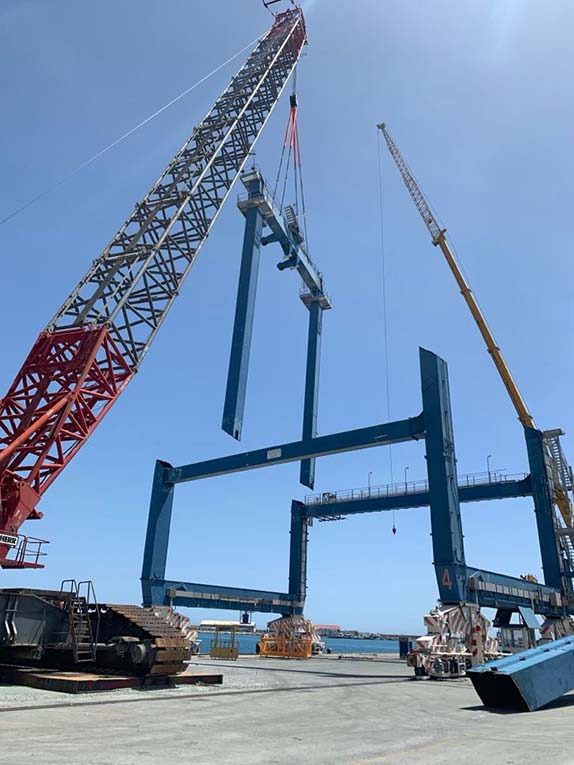 Liebherr LR1800 - Lánctalpas daru: 4 kép. Liebherr LR1800 - Lánctalpas daru: 4 kép.