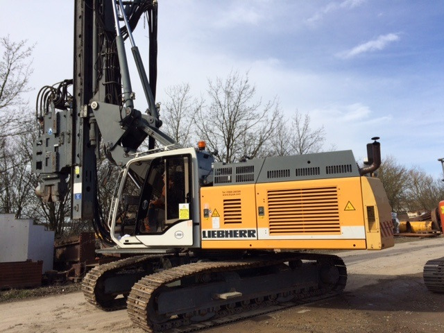 Liebherr LRB 125 XL - Cölöpverő: 2 kép. Liebherr LRB 125 XL - Cölöpverő: 2 kép.