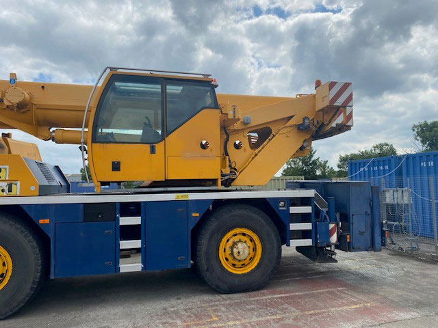 Liebherr LTM 1040-2.1 - Autódaru: 5 kép. Liebherr LTM 1040-2.1 - Autódaru: 5 kép.