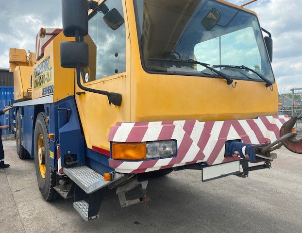 Liebherr LTM 1040-2.1 - Autódaru: 3 kép. Liebherr LTM 1040-2.1 - Autódaru: 3 kép.