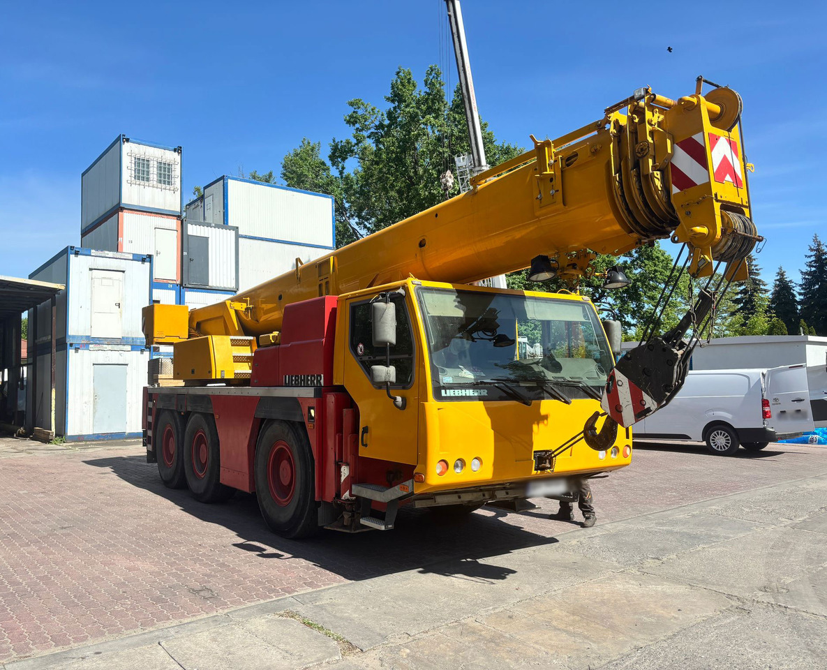 Liebherr LTM 1045-1 - Autódaru: 5 kép. Liebherr LTM 1045-1 - Autódaru: 5 kép.