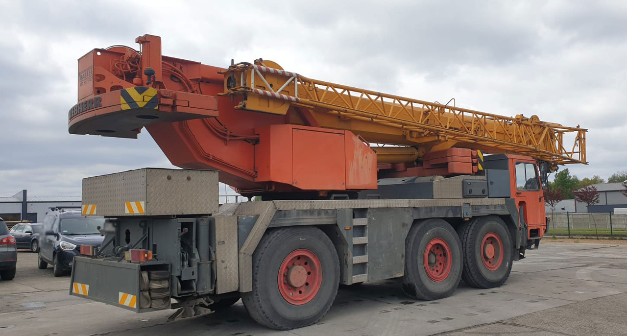 Liebherr LTM 1050-1 - Autódaru: 4 kép. Liebherr LTM 1050-1 - Autódaru: 4 kép.