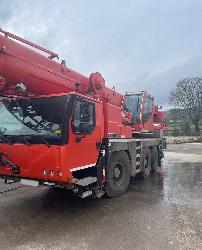 Liebherr LTM 1055-3.1 - Autódaru: 2 kép. Liebherr LTM 1055-3.1 - Autódaru: 2 kép.