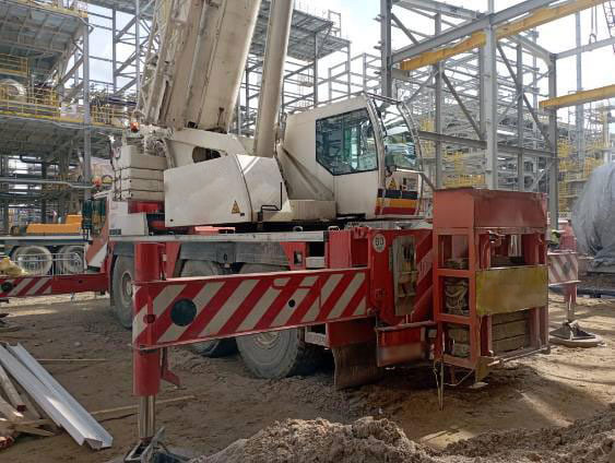 Liebherr LTM 1055-3.2 - Autódaru: 4 kép. Liebherr LTM 1055-3.2 - Autódaru: 4 kép.