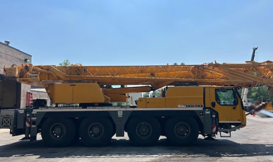 Liebherr LTM 1070-4.2 - Autódaru: 3 kép. Liebherr LTM 1070-4.2 - Autódaru: 3 kép.