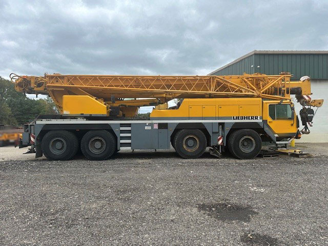 Liebherr LTM 1080-L - Autódaru: 2 kép. Liebherr LTM 1080-L - Autódaru: 2 kép.