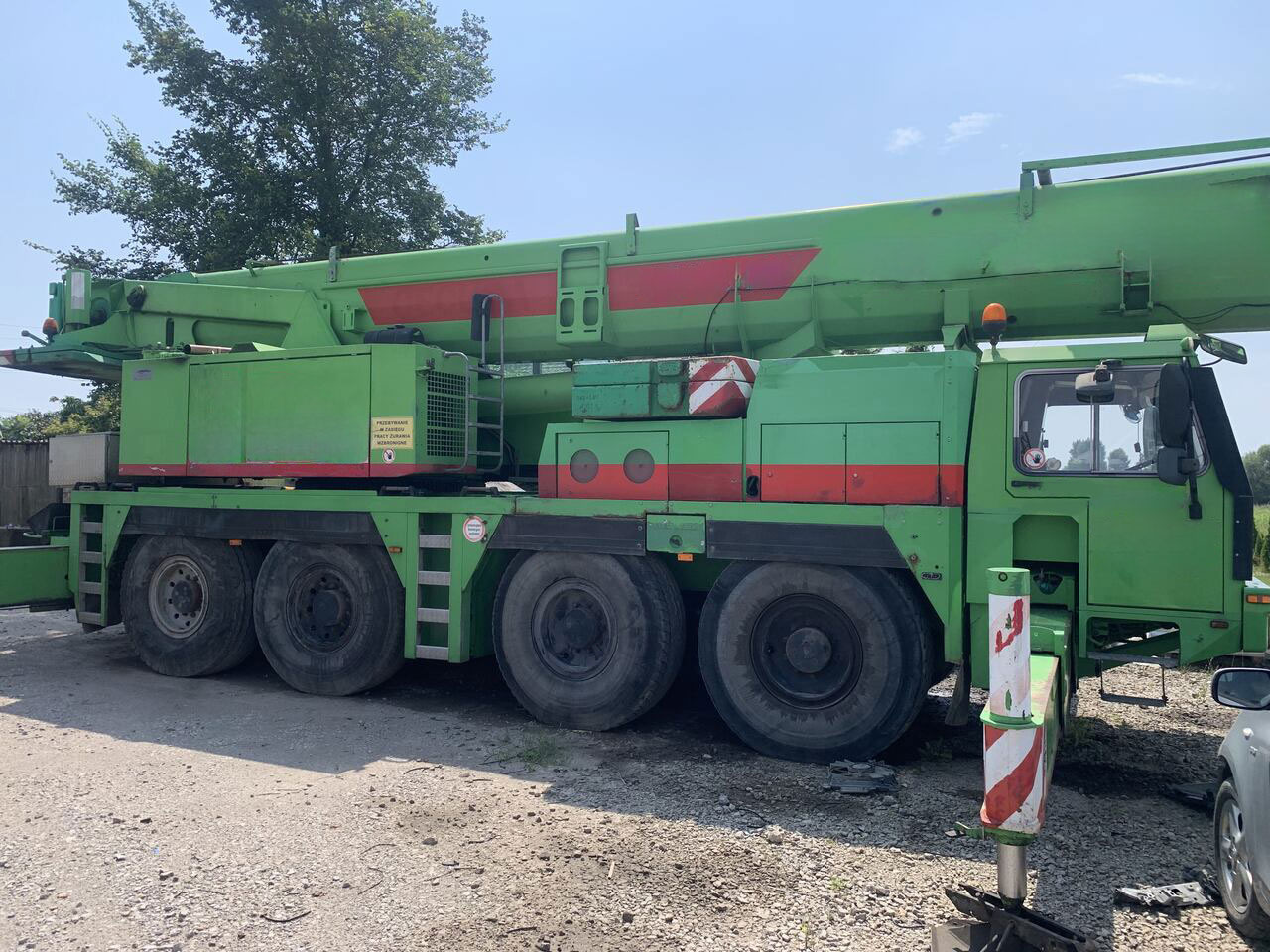 Liebherr LTM 1090-2 - Autódaru: 2 kép. Liebherr LTM 1090-2 - Autódaru: 2 kép.