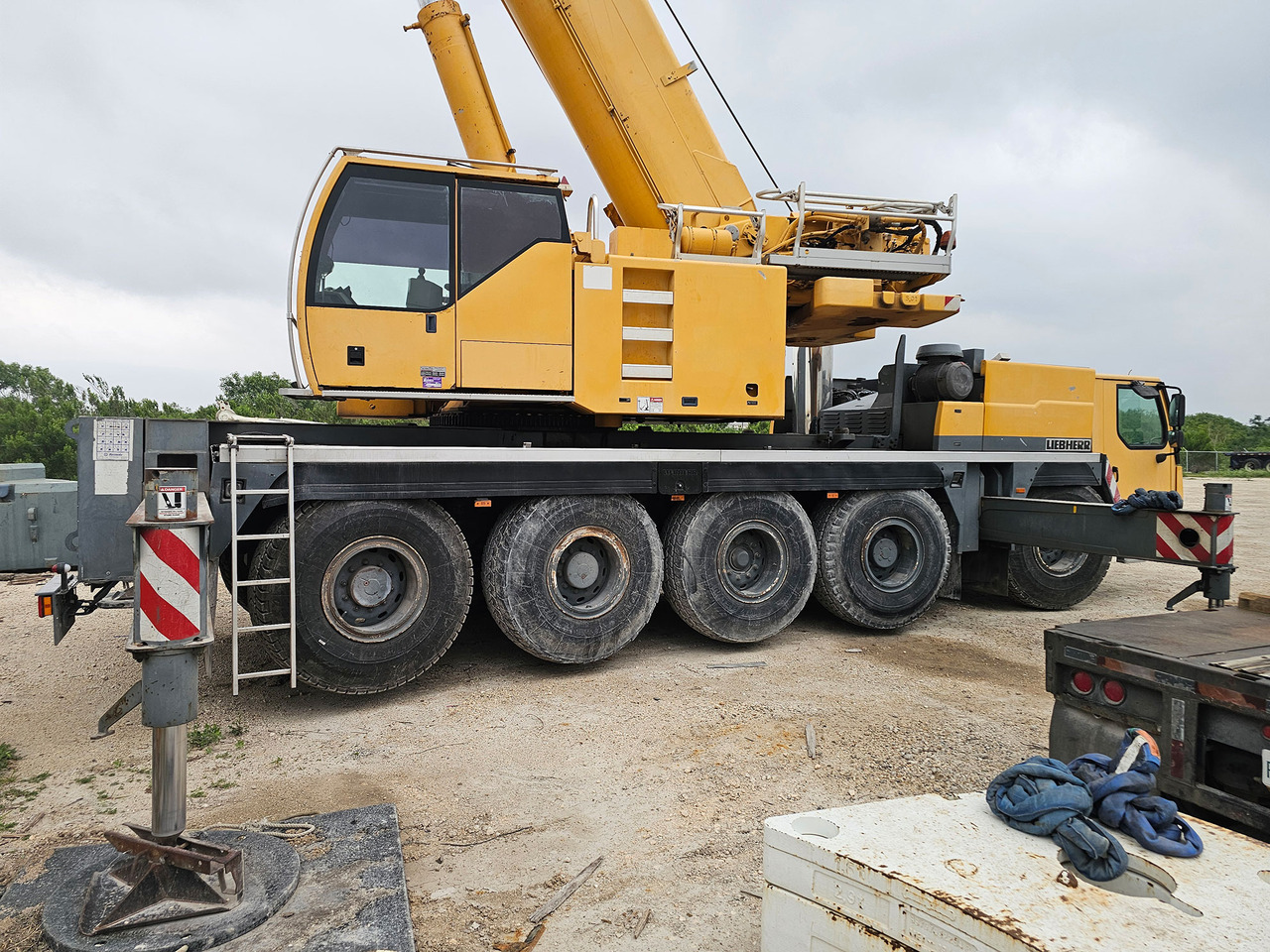 Liebherr LTM 1100-5.2 - Autódaru: 3 kép. Liebherr LTM 1100-5.2 - Autódaru: 3 kép.