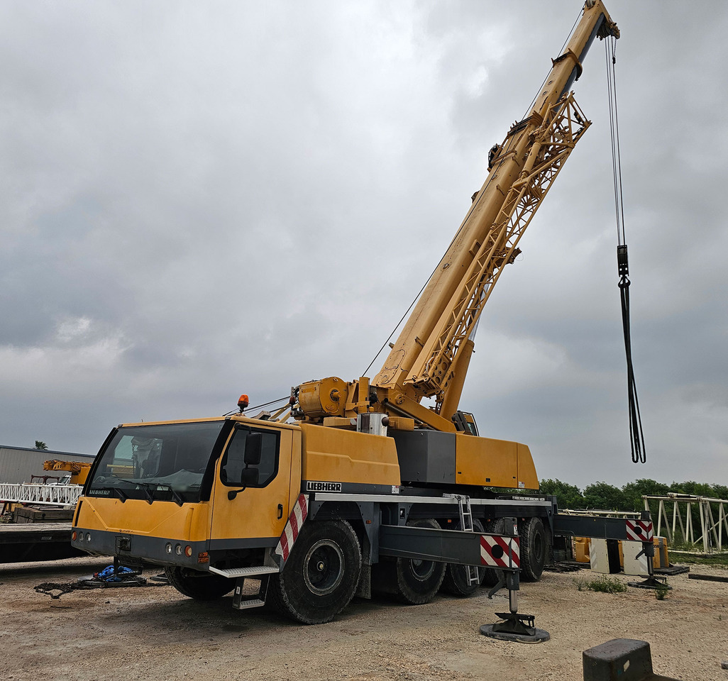 Liebherr LTM 1100-5.2 - Autódaru: 1 kép. Liebherr LTM 1100-5.2 - Autódaru: 1 kép.