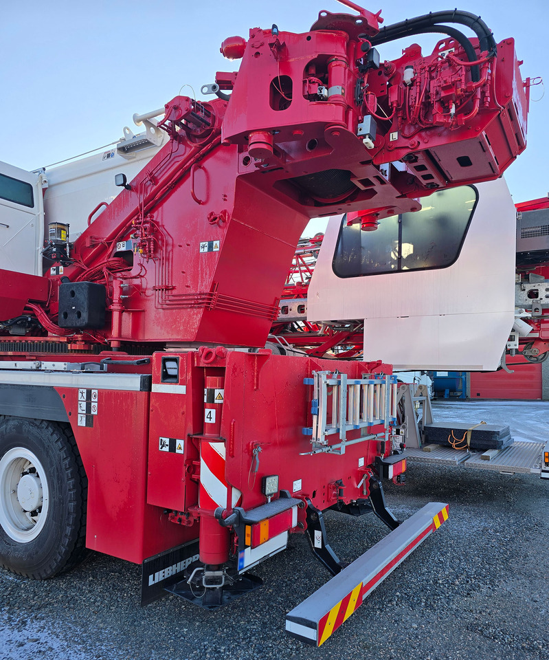 Liebherr LTM 1120-4.1 - Autódaru: 4 kép. Liebherr LTM 1120-4.1 - Autódaru: 4 kép.