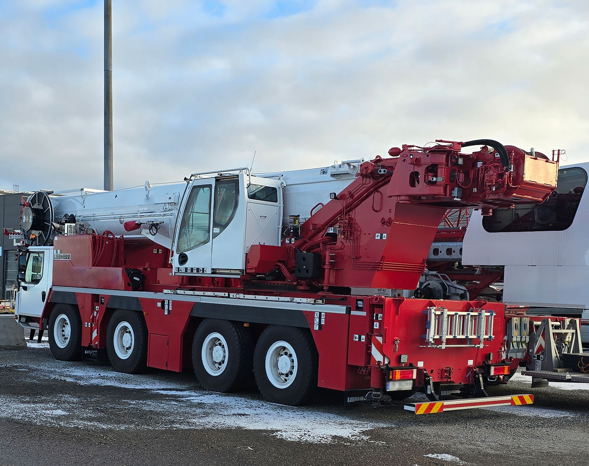 Liebherr LTM 1120-4.1 - Autódaru: 3 kép. Liebherr LTM 1120-4.1 - Autódaru: 3 kép.