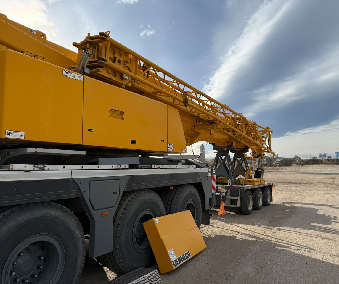 Liebherr LTM 1130 - Autódaru: 5 kép. Liebherr LTM 1130 - Autódaru: 5 kép.