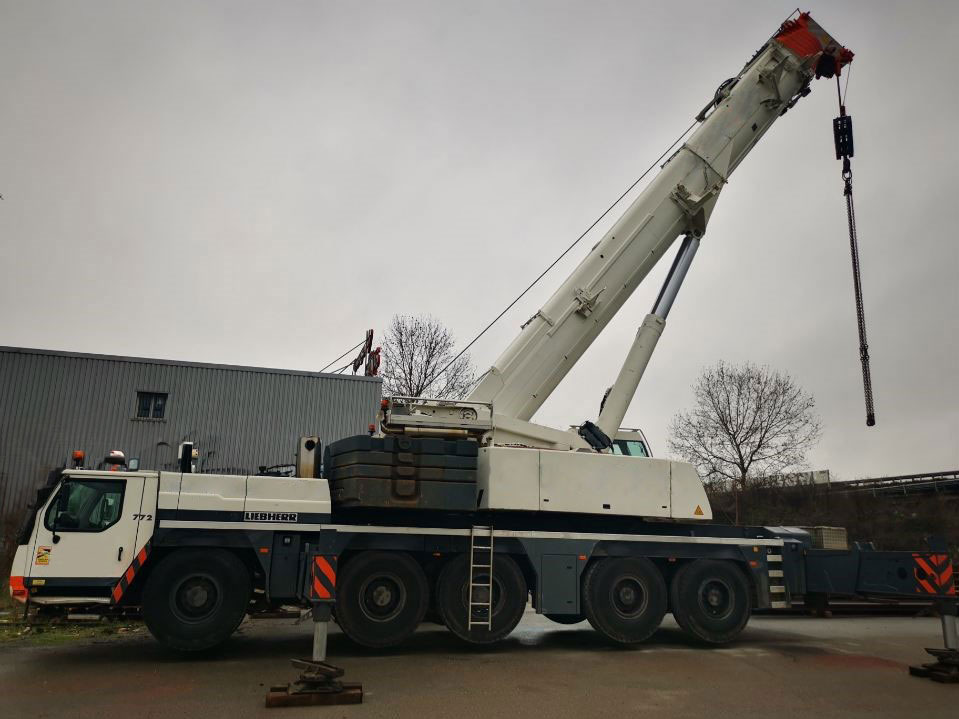 Liebherr LTM 1200-5.1 - Autódaru: 4 kép. Liebherr LTM 1200-5.1 - Autódaru: 4 kép.