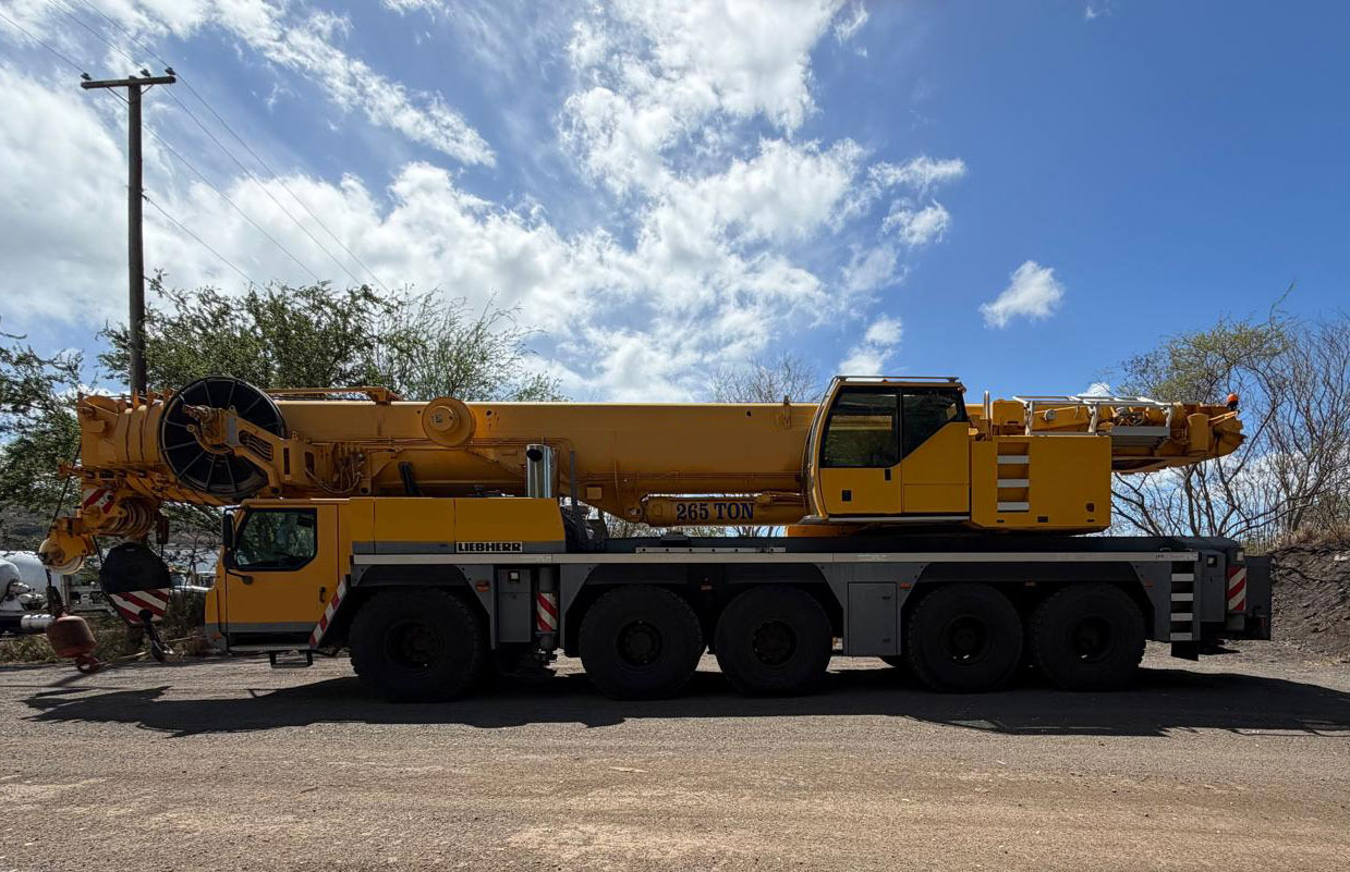 Liebherr LTM 1220-5.2 - Autódaru: 2 kép. Liebherr LTM 1220-5.2 - Autódaru: 2 kép.