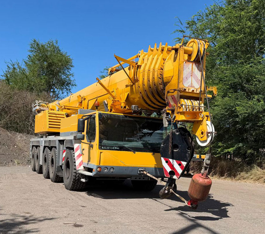 Liebherr LTM 1220-5.2 - Autódaru: 5 kép. Liebherr LTM 1220-5.2 - Autódaru: 5 kép.