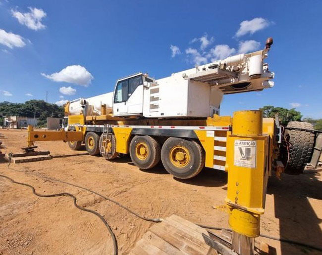 Liebherr LTM 1220 - Autódaru: 4 kép. Liebherr LTM 1220 - Autódaru: 4 kép.