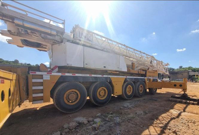 Liebherr LTM 1220 - Autódaru: 5 kép. Liebherr LTM 1220 - Autódaru: 5 kép.