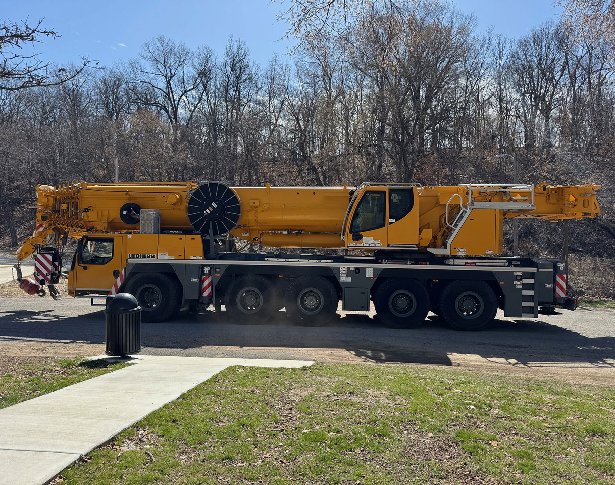 Liebherr LTM 1230-5.1 - Autódaru: 1 kép. Liebherr LTM 1230-5.1 - Autódaru: 1 kép.