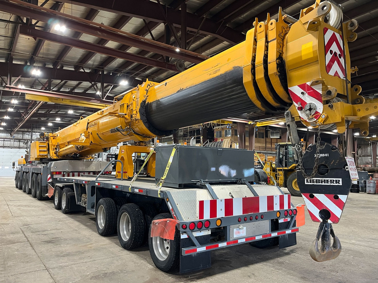 Liebherr LTM 1300-6.1 - Autódaru: 4 kép. Liebherr LTM 1300-6.1 - Autódaru: 4 kép.