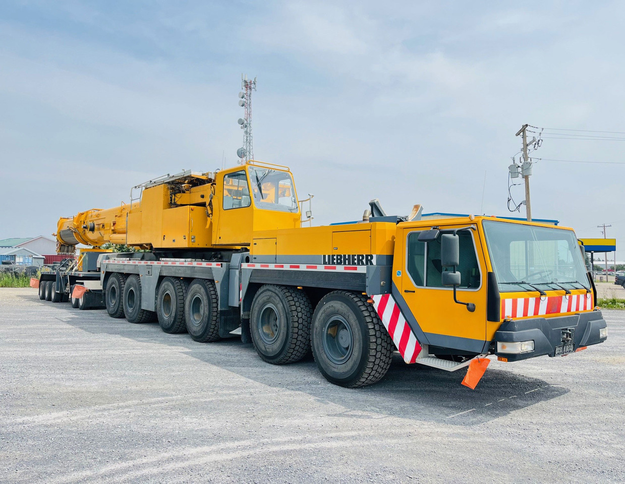Liebherr LTM 1300-6.1 - Autódaru: 3 kép. Liebherr LTM 1300-6.1 - Autódaru: 3 kép.